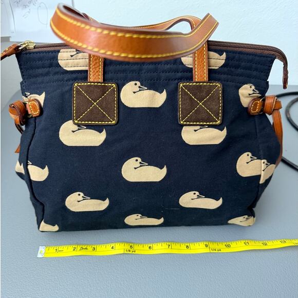 Dooney & Bourke Navy Canvas Tote Bag with Beige Duck Print and Brown Trim EUC - Picture 2 of 10